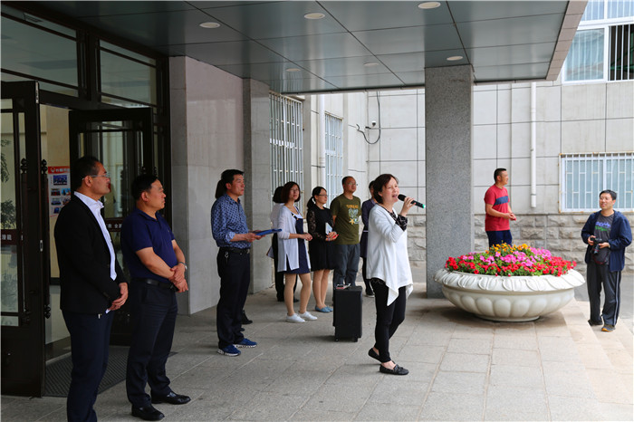 1 科技周展览启动仪式，校领导及相关组织人员出席活动.jpg