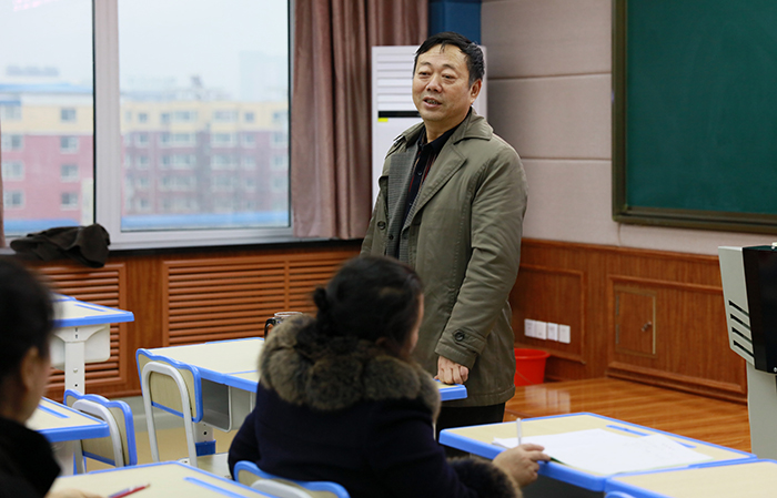吉林省教育学院综合教研部刘晓峰主任对此次培训内容进行总结.JPG