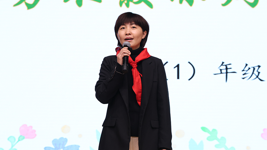 照片9：青春大伙伴魏冰老师做《孤芳不寂亦灼灼》主题演讲.jpg